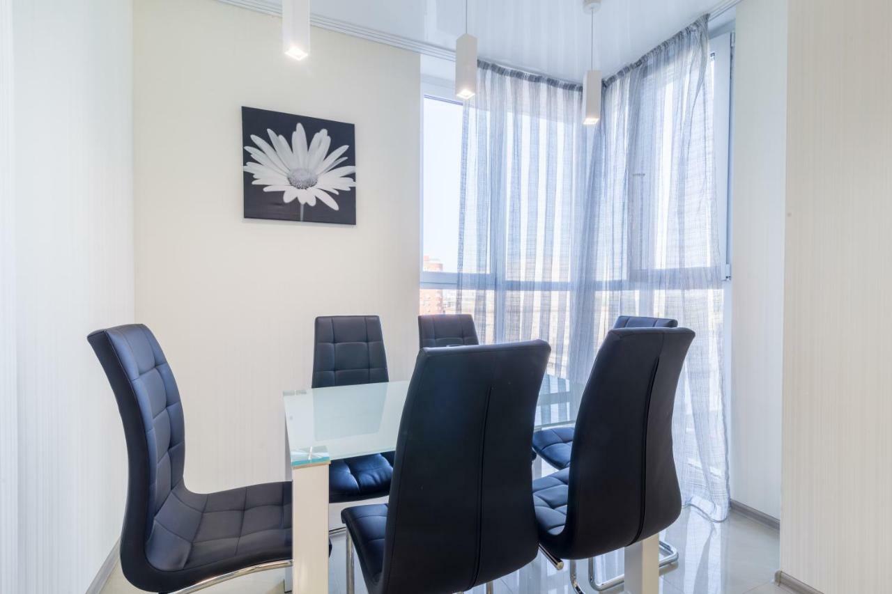 Apartment Lux Near City, River View, Center New Tower