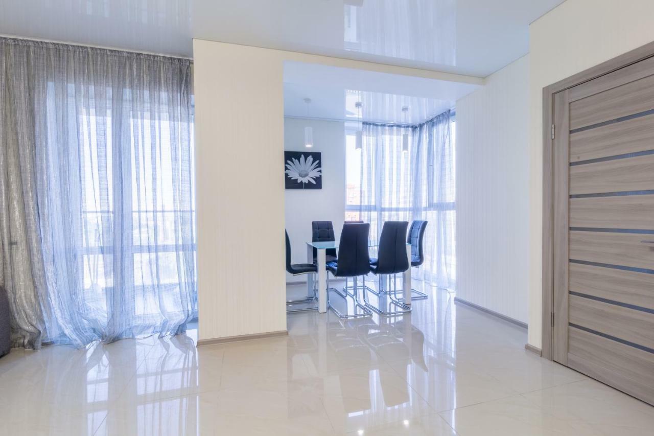 Apartment Lux Near City, River View, Center New Tower