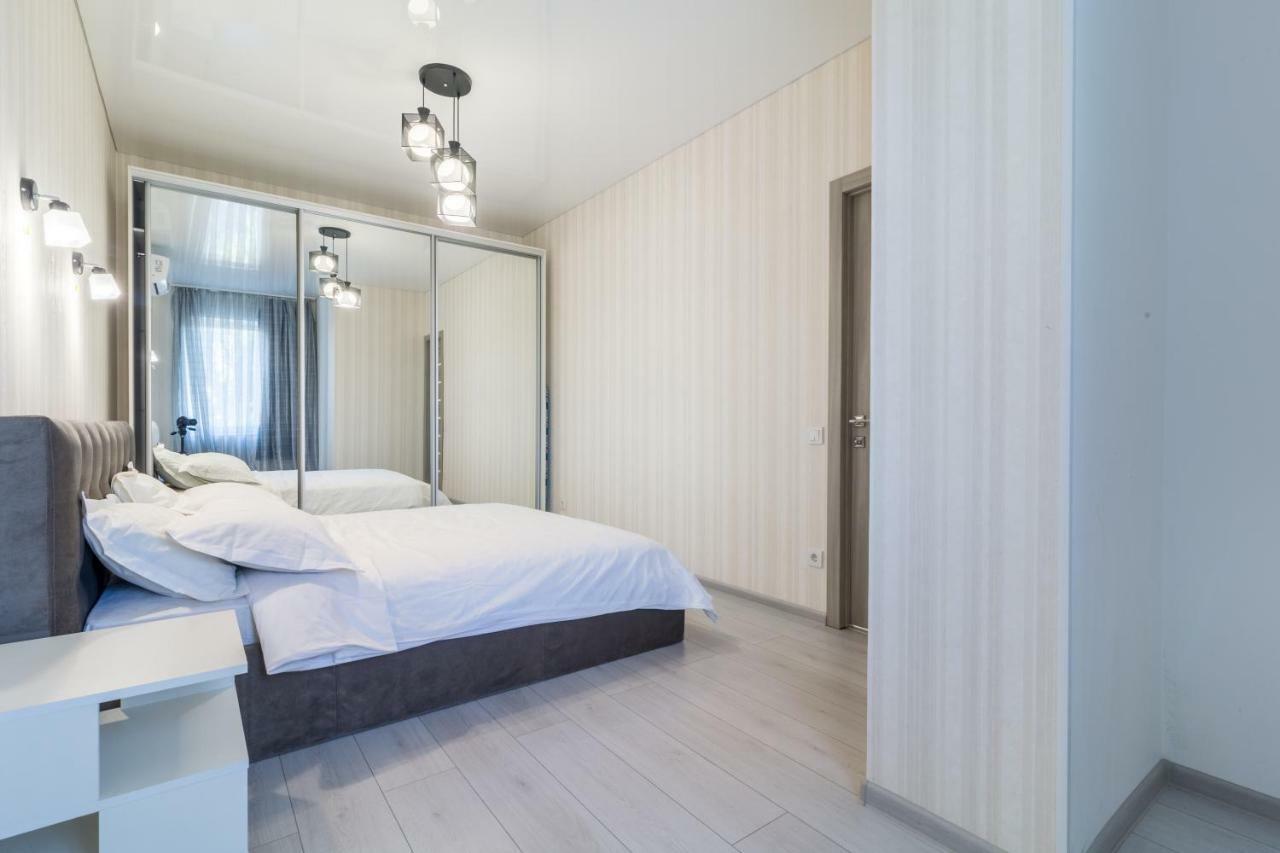 Lux Near City, River View, Center New Tower Apartment Dnipro